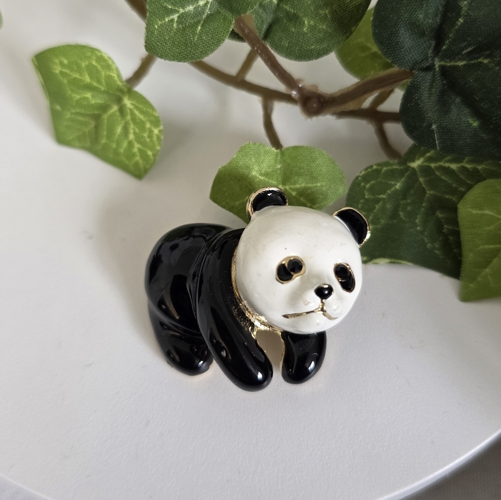 Vintage Enamel Black And White Panda Bear Brioch Pin